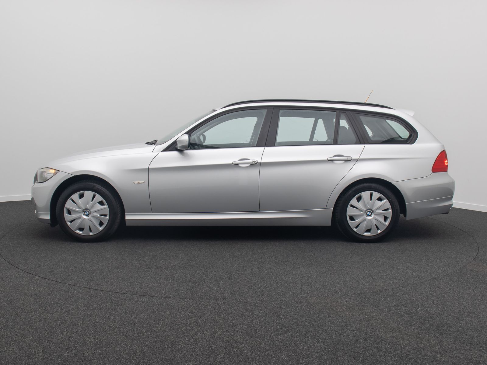 Fahrzeugabbildung BMW 320d Tempomat Xenon PDC NaviBusiness Standhzng