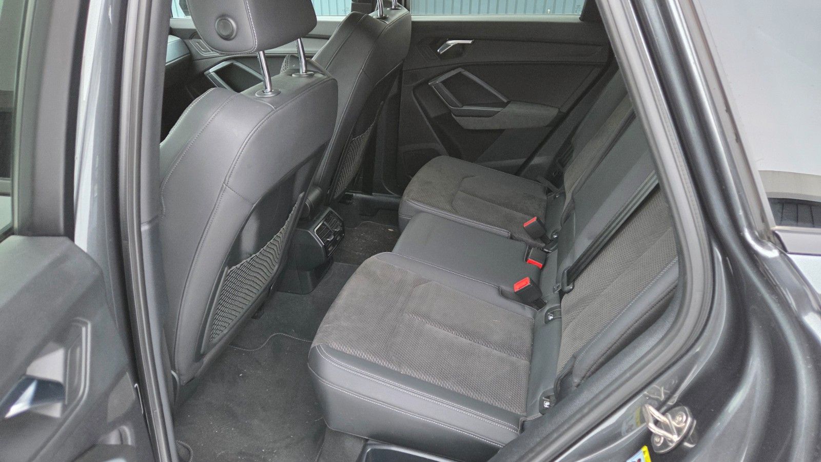 Audi Q3 40 TDI quattro S line Panorama MATRIX 20" foto 12