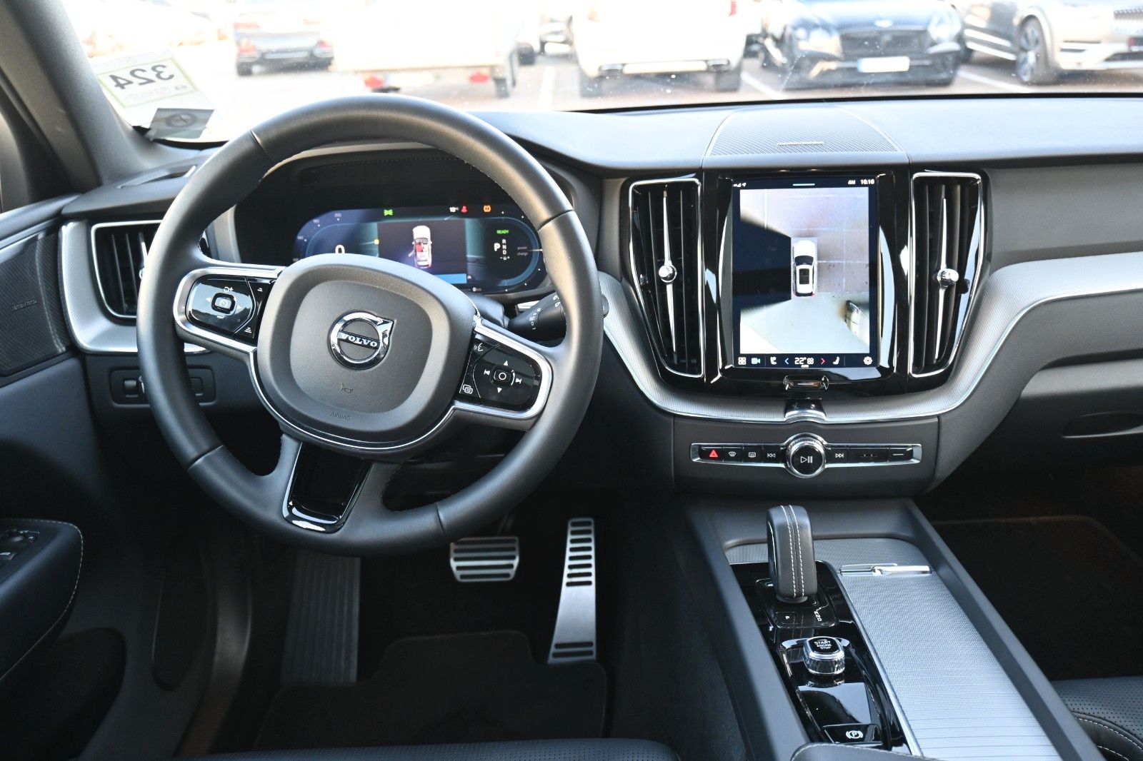 Fahrzeugabbildung Volvo XC60 T8 R-Design PHEV* AWD*AHK*NAV*ACC*PANO*