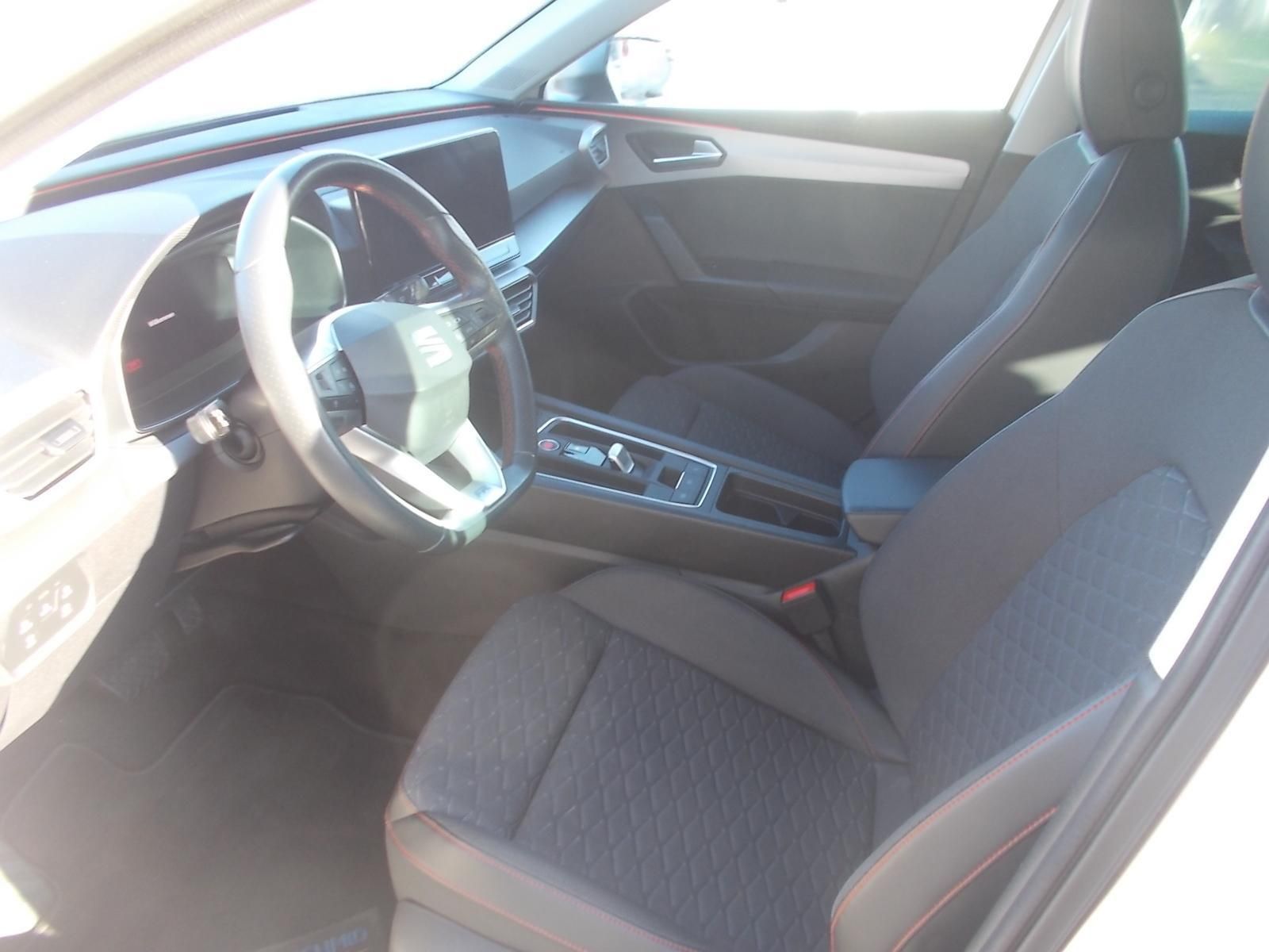 Fahrzeugabbildung SEAT Leon Sportstourer 2.0 TDI FR