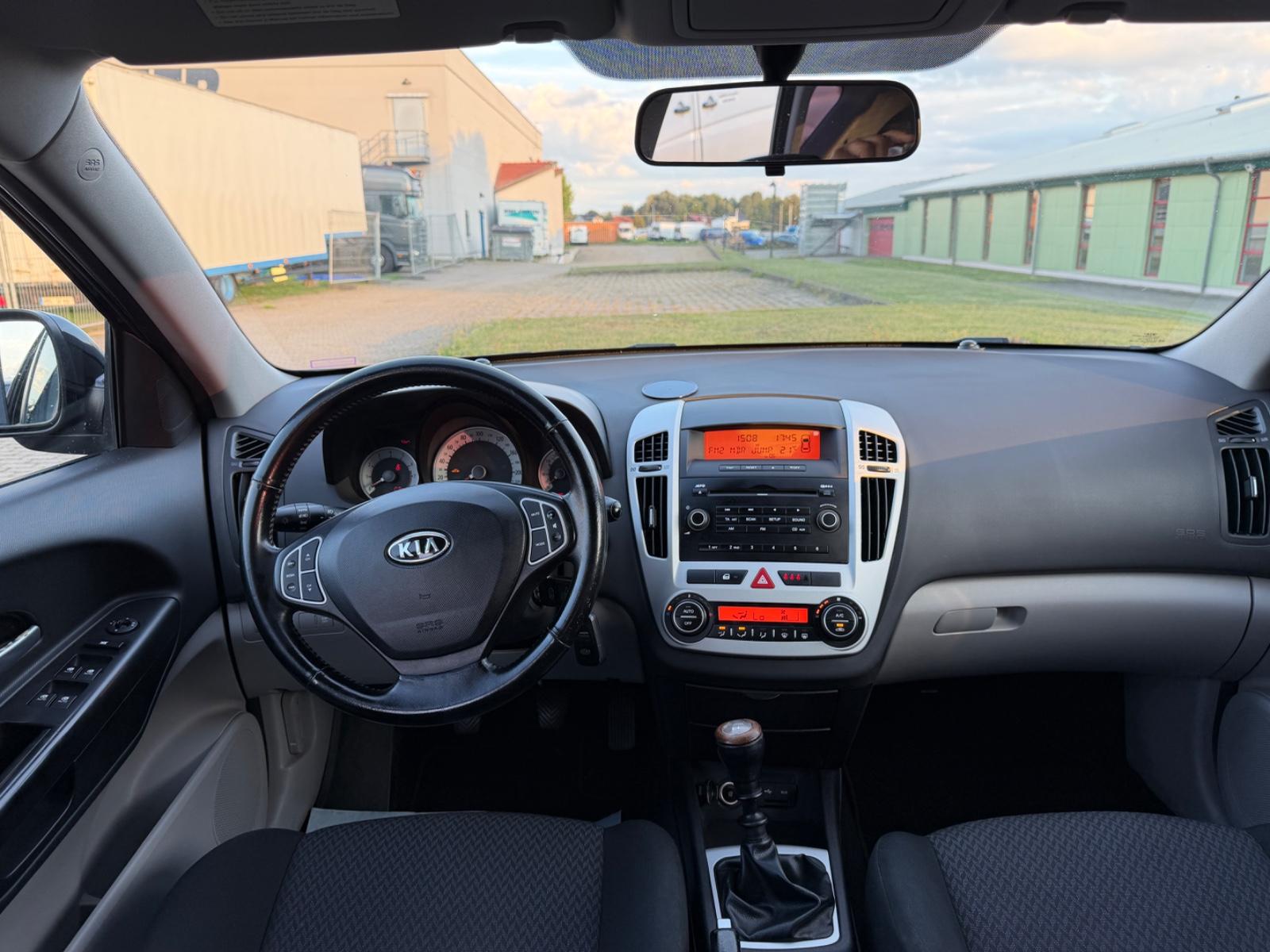Kia ANDERE Ceed Sportswagon EX