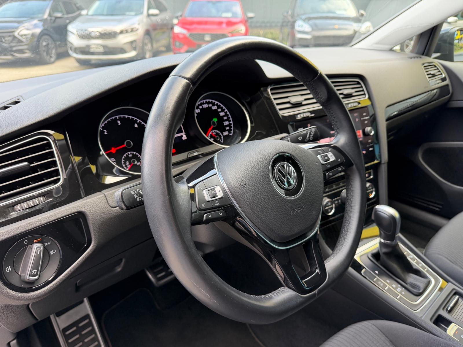 Volkswagen Golf VII Lim. Sound/ACC/AUTOMATIK/SHZ/NAVI/