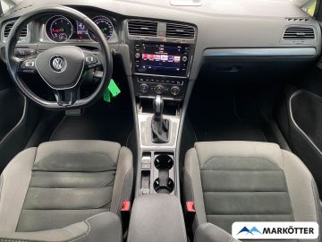 Volkswagen Golf - 6