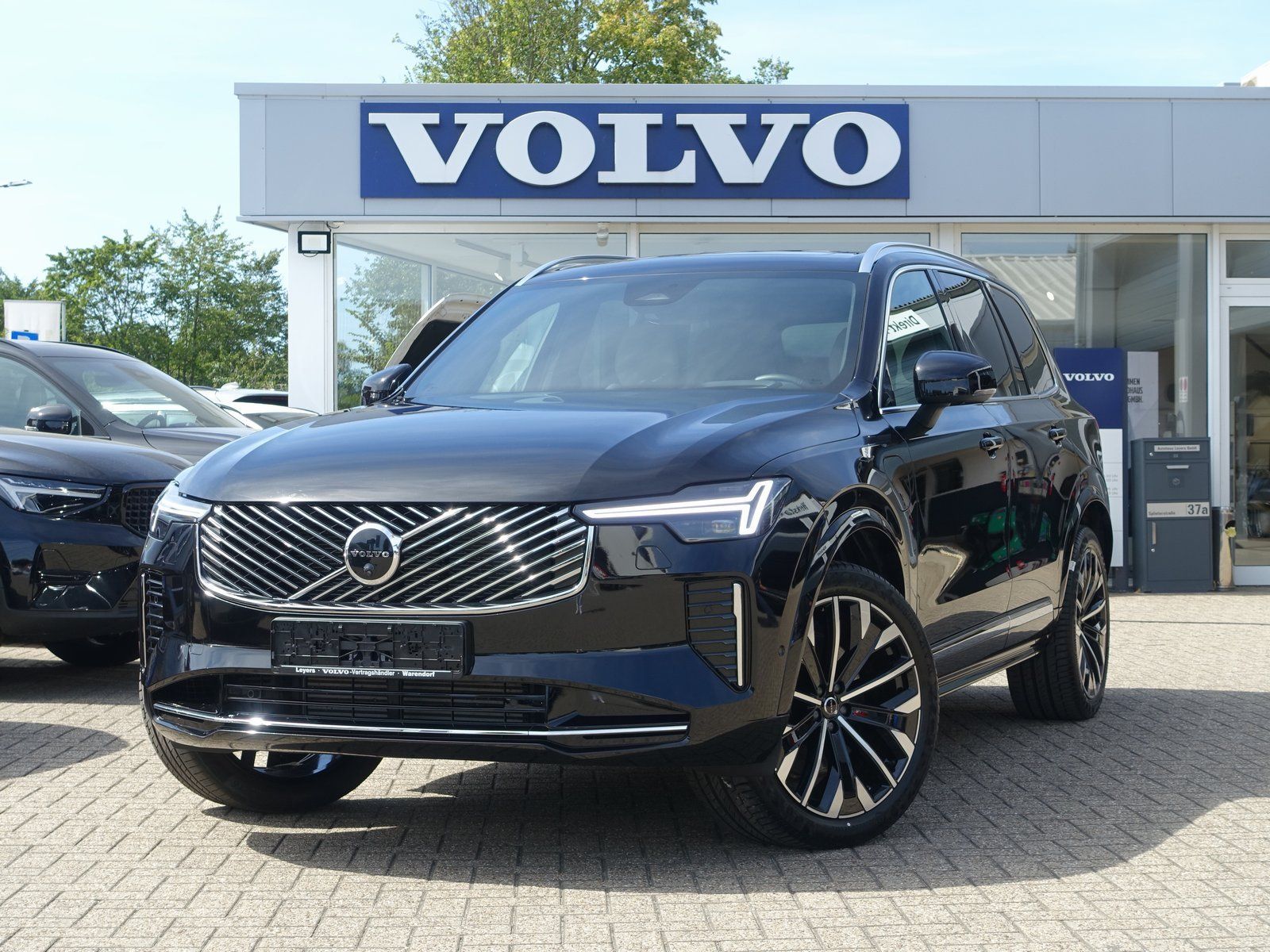 Volvo XC90 Plus T8 AWD Plug-in Hybrid Pano B&W HuD AHK