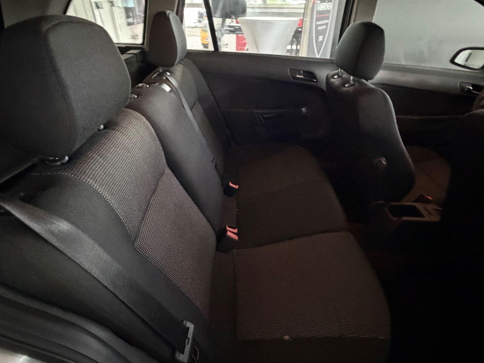 Opel Astra 2006 — photo 9