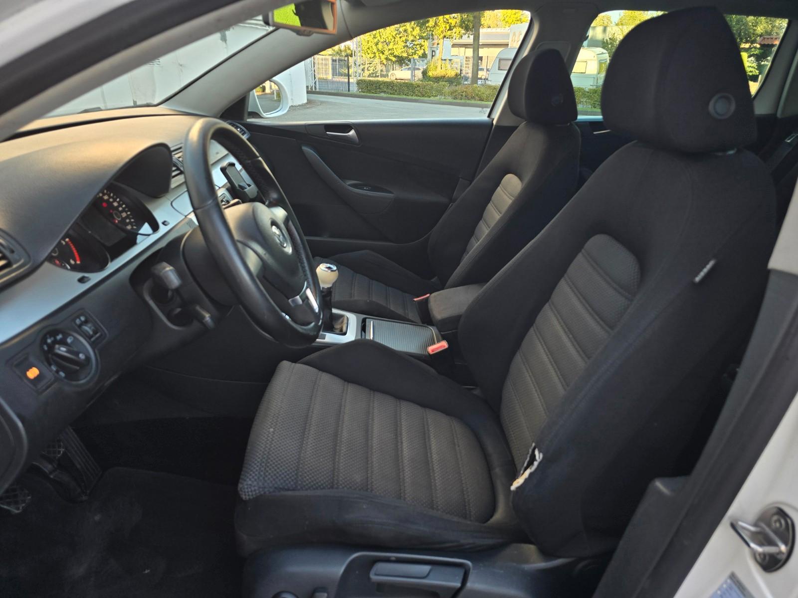Volkswagen Passat 2009 — photo 8