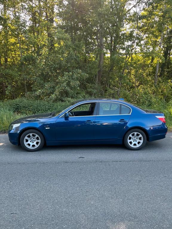 BMW 523