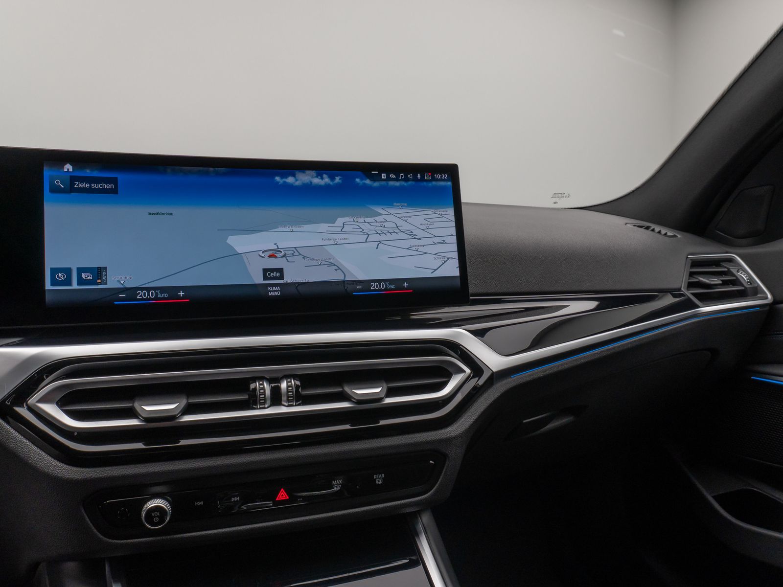 Fahrzeugabbildung BMW 330e M Sport Kamera DAB HiFi Lenkrhzg Alarm 19"