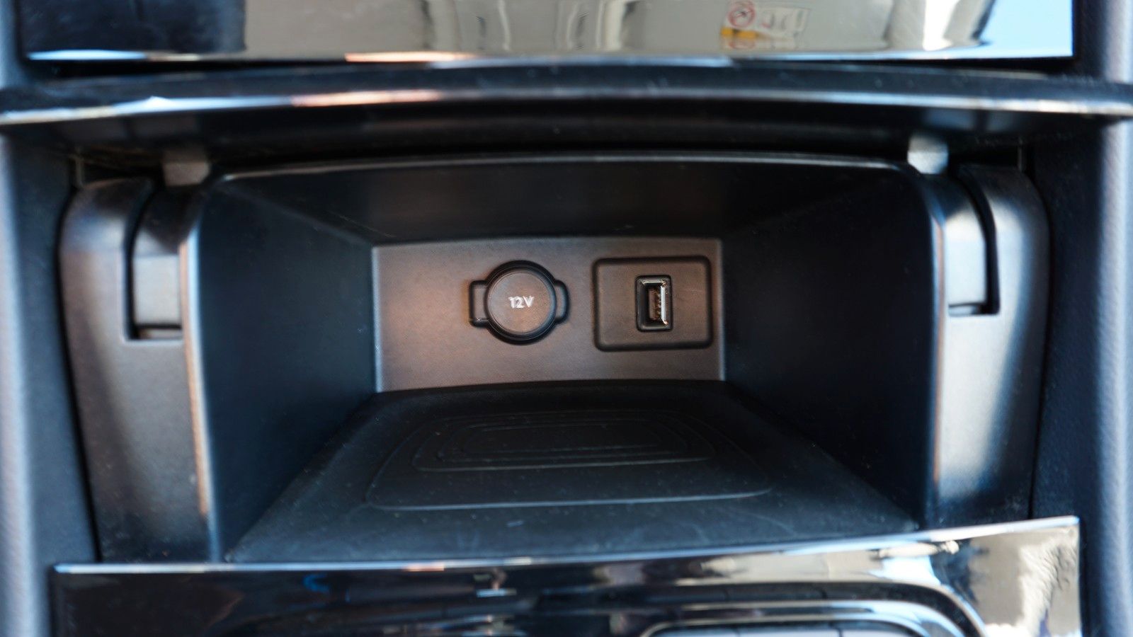 Fahrzeugabbildung Opel Grandland X T.Leder,Navi,Kamera,Bi-LED,SR+WR,AHK