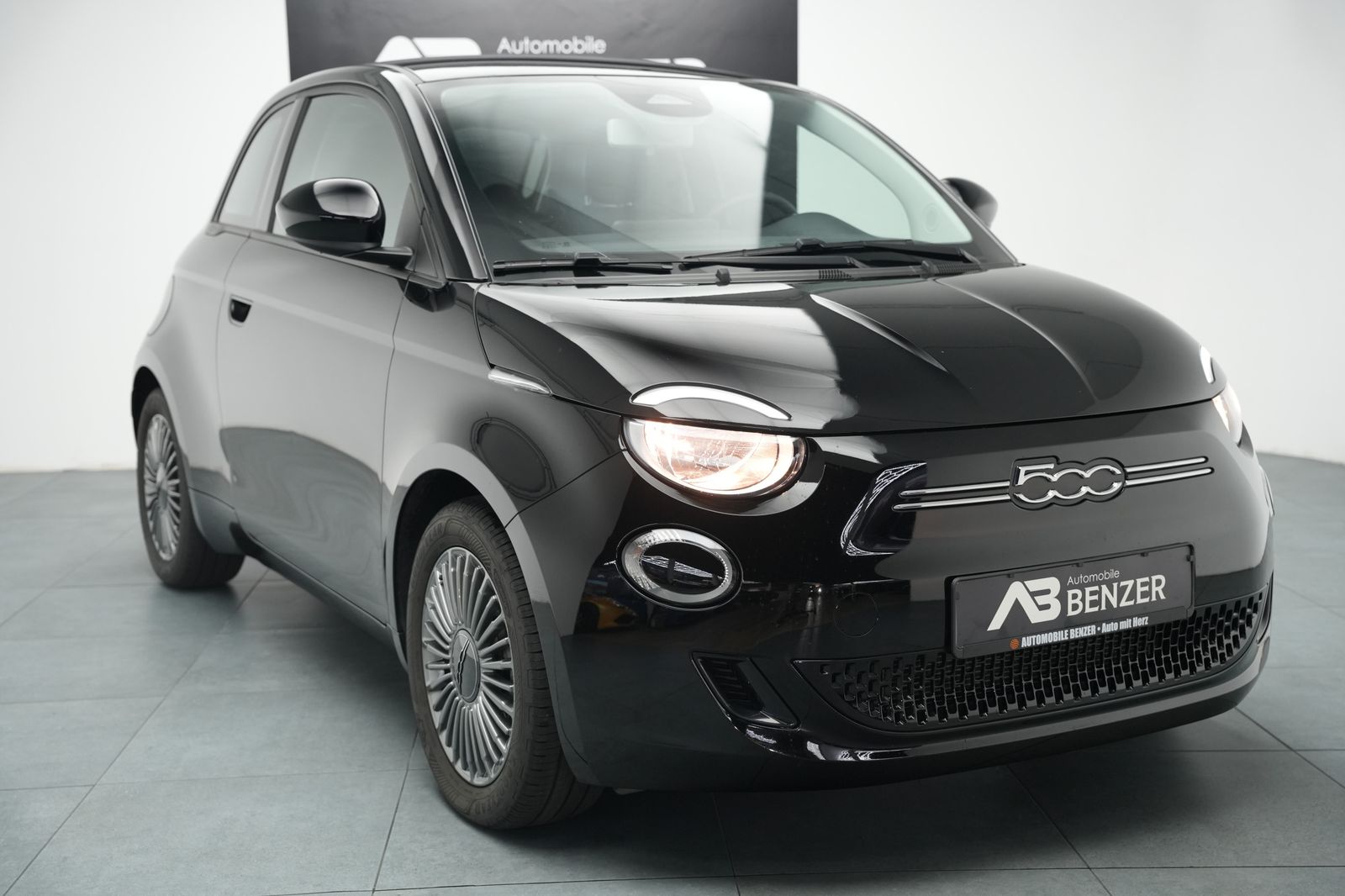 Fahrzeugabbildung Fiat 500 e Icon 42 Kwh *Kamera*Klima*Navigation*TOP