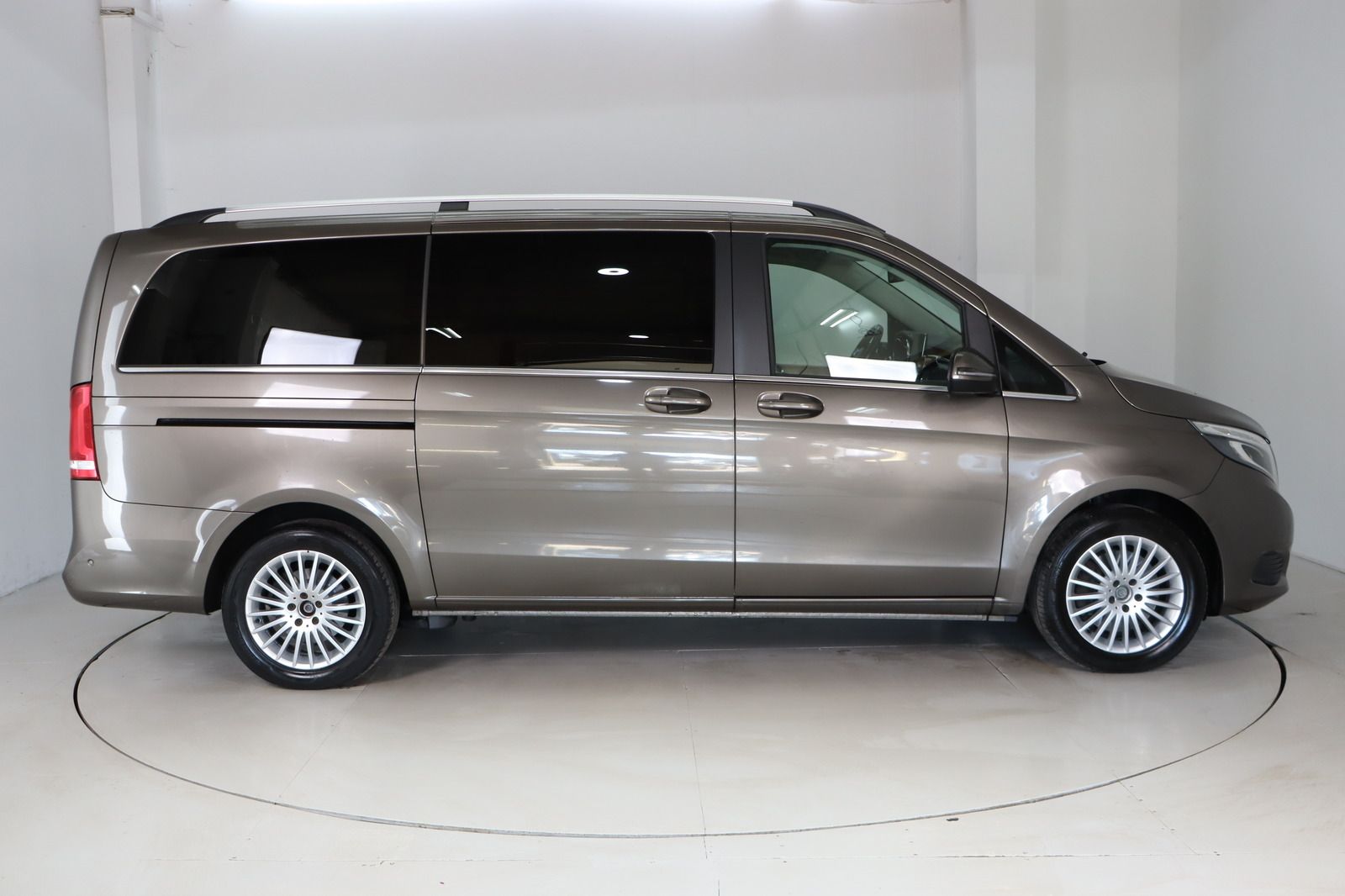 Fahrzeugabbildung Mercedes-Benz V 250 d 4matic Avantgarde * lang * 360 * ILS