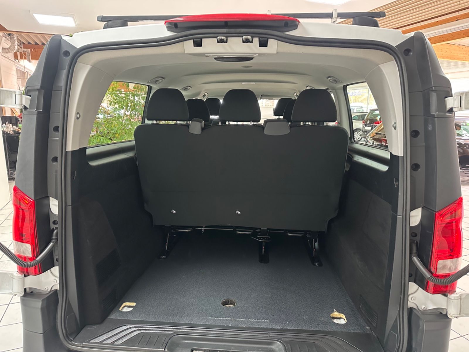 Fahrzeugabbildung Mercedes-Benz Vito Tourer Kombi 111CDI Pro FWD extralang
