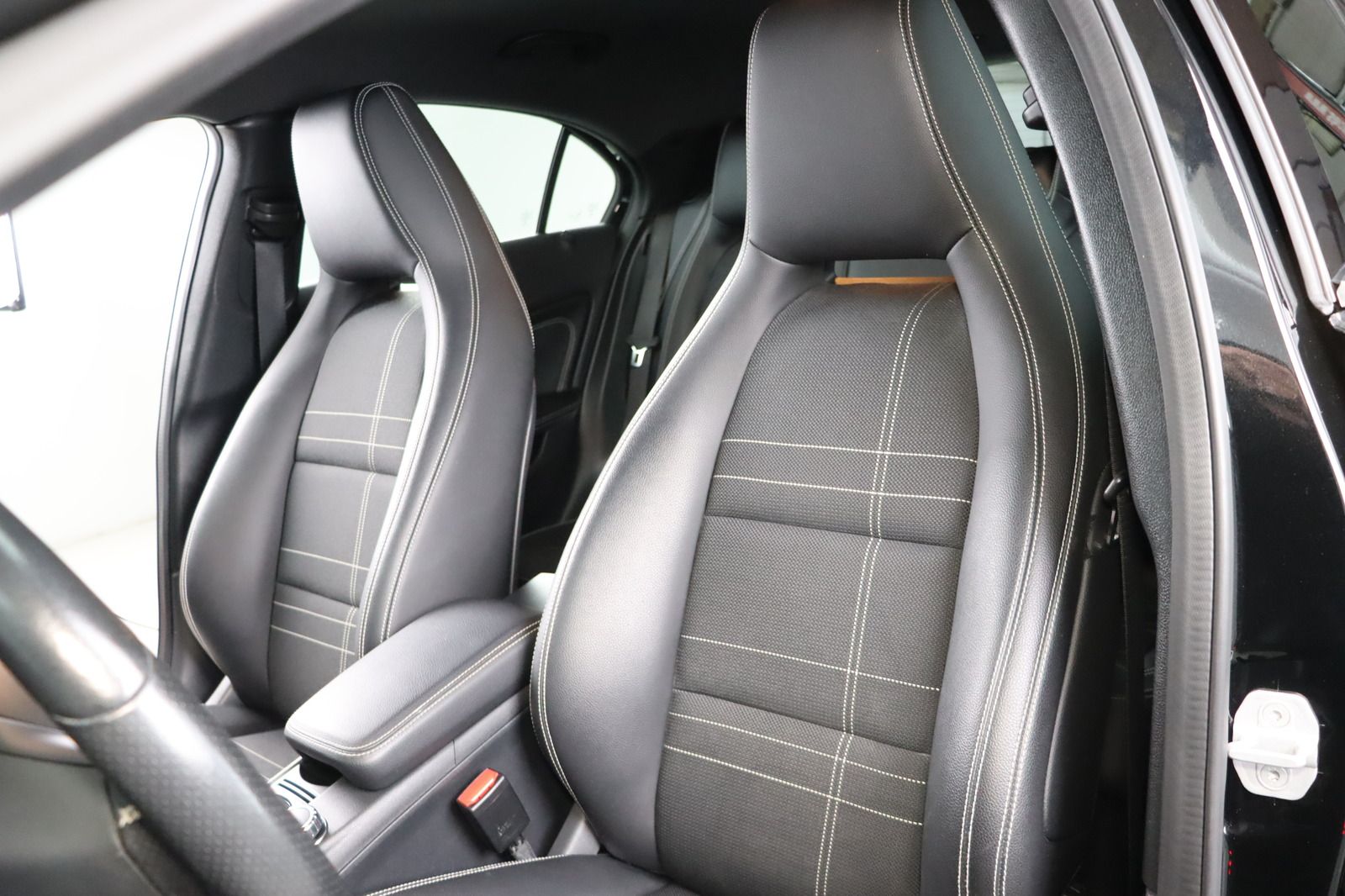 Fahrzeugabbildung Mercedes-Benz A 200 d * LED * Navi * SHZ *