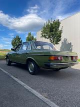 Mercedes-Benz W123 230e - Mercedes-Benz 230: 230e W123
