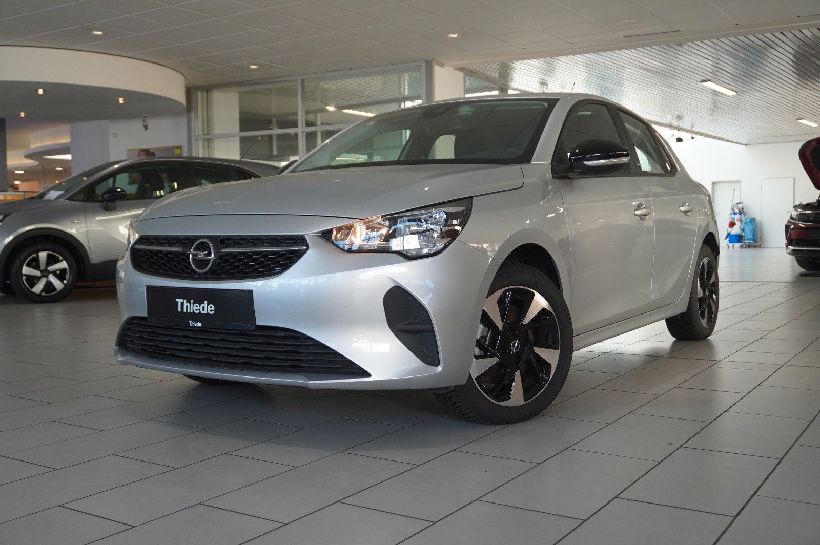 Fahrzeugabbildung Opel Corsa-e F EDITION 7KW NAVI/VIRT/SHZ/DAB/WÄRMEP.