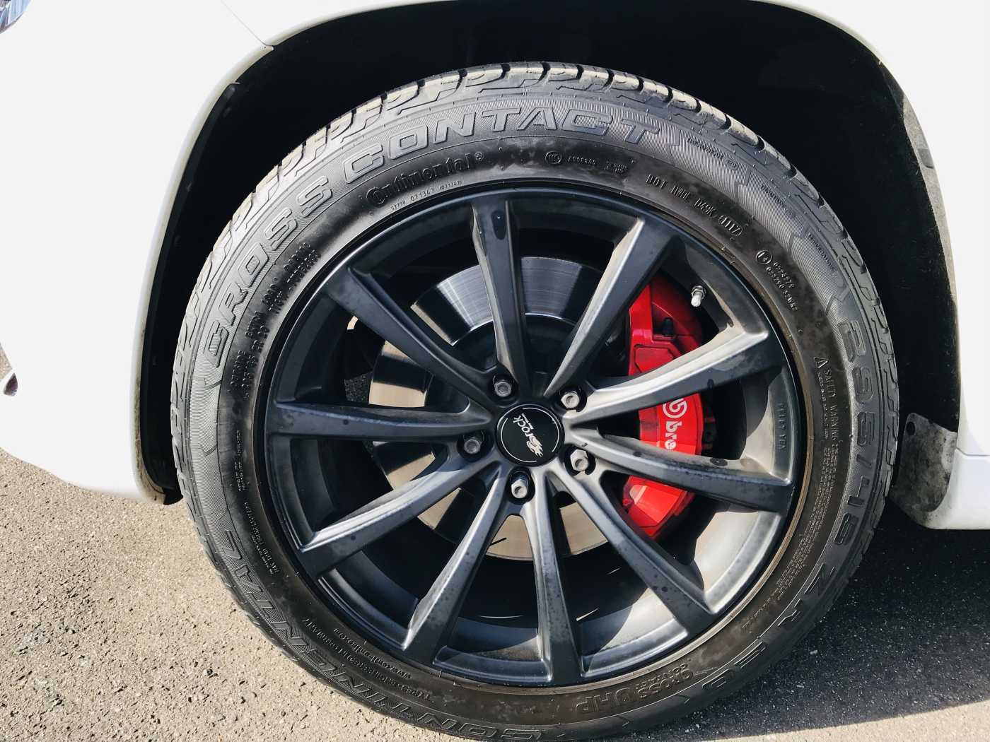 Jeep Grand Cherokee SRT 6.4 V8 HEMI 468 ch BVA 4x4 / Toit panoramique / Harman Kardon / Sièges ventilés / ACC