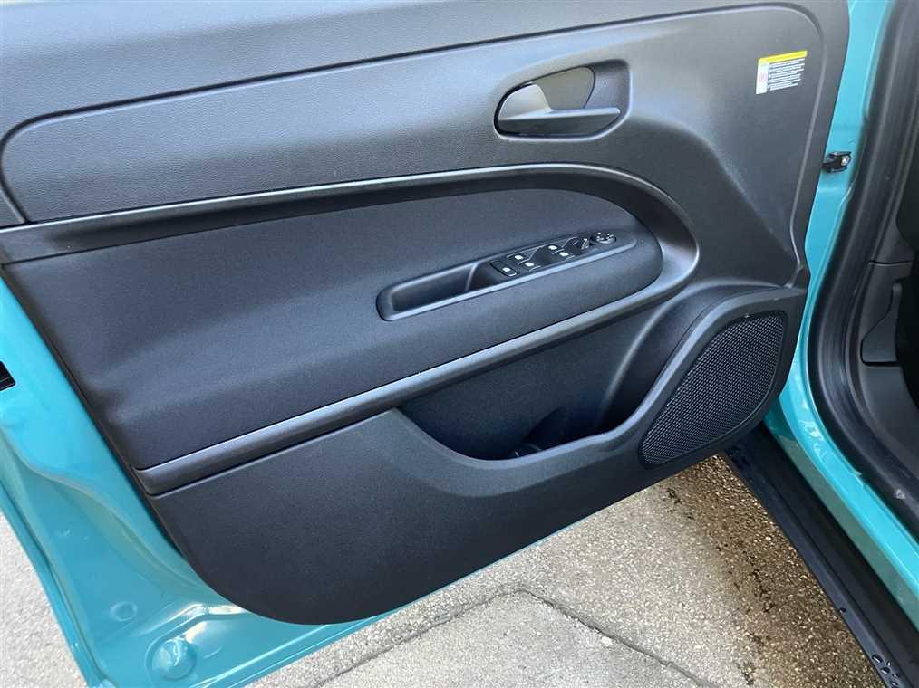 Fiat 600 MHybrid Icon PDC LED Kamera Sitzheizung CarP