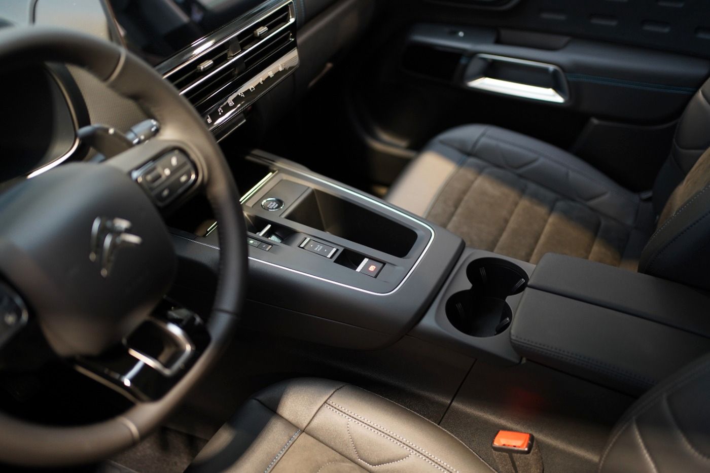 Fahrzeugabbildung Citroën C5 Aircross BlueHDi 130 EAT8 Max Panoramadach