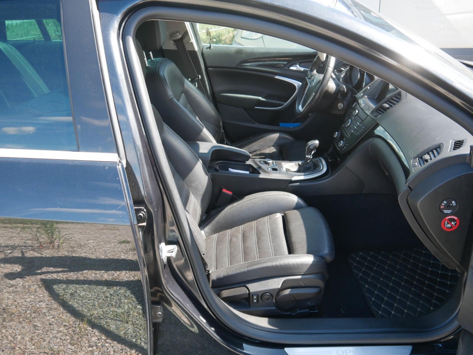 Opel Insignia 2012 — photo 11