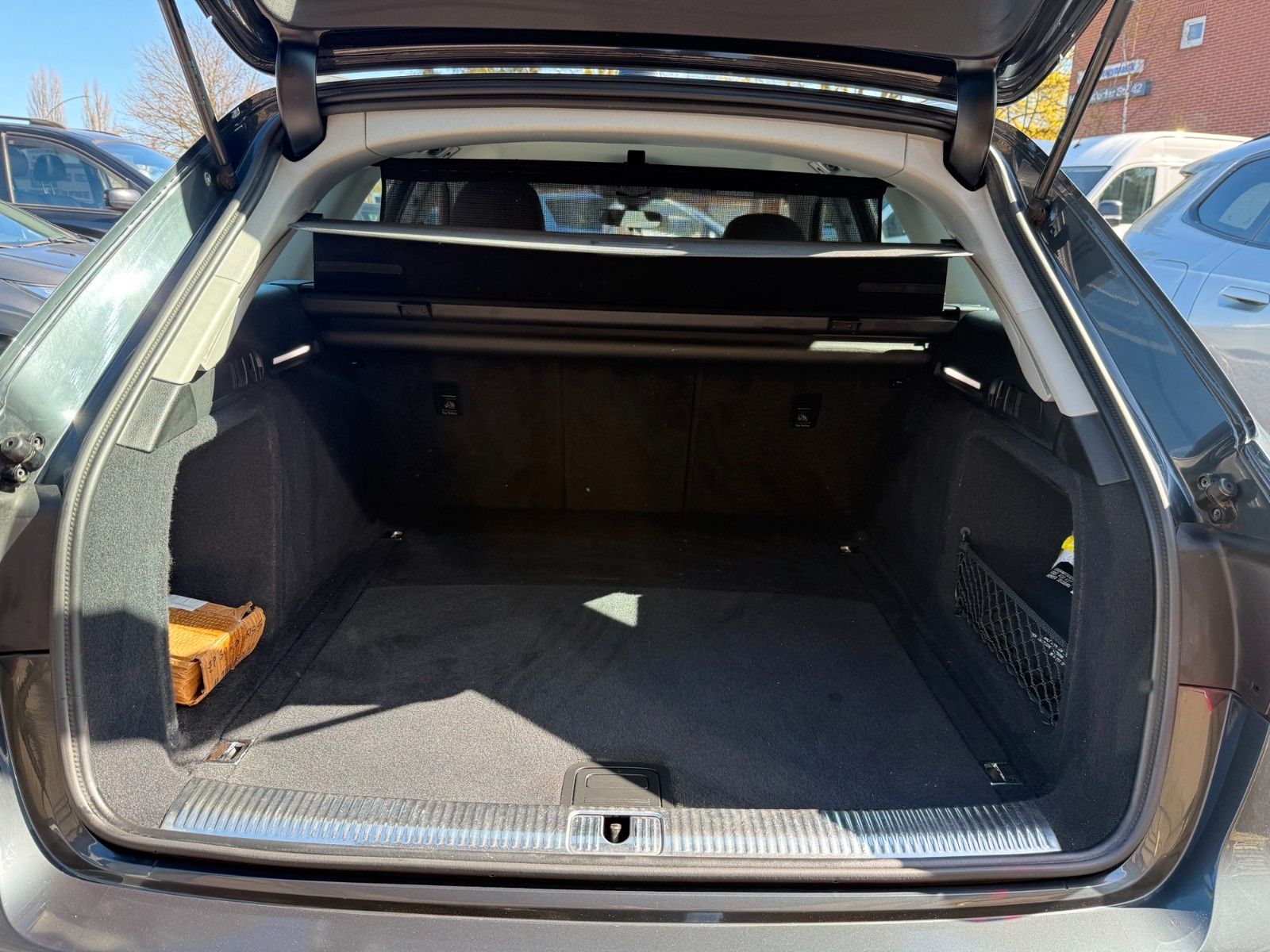 Fahrzeugabbildung Audi A4 Avant sport ultra