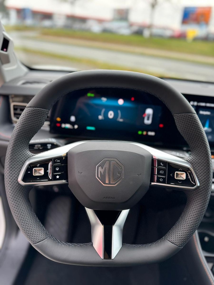 Fahrzeugabbildung MG HS 1.5 Hybrid+ 165 kW Luxury