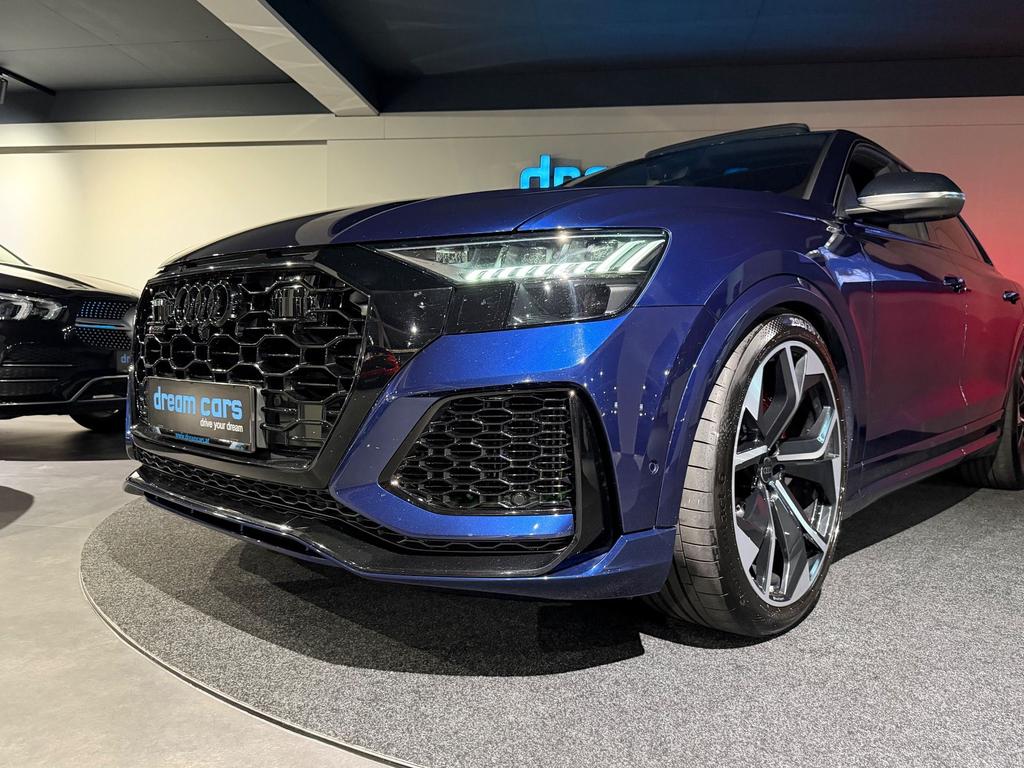 Audi RSQ8