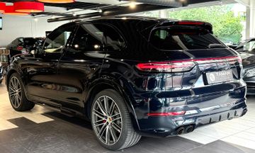 Porsche Cayenne - 8