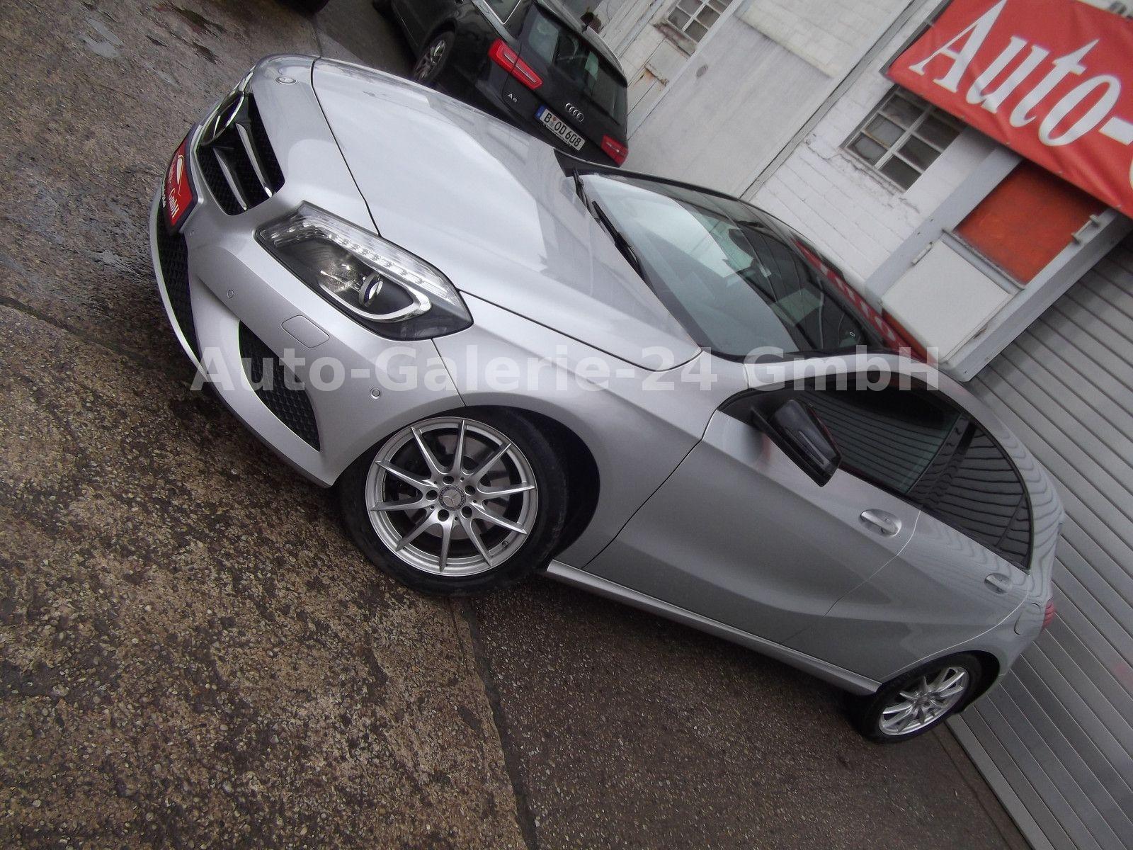 Mercedes-Benz A -Klasse 250 4Matic Autom, Navi, Teilleder