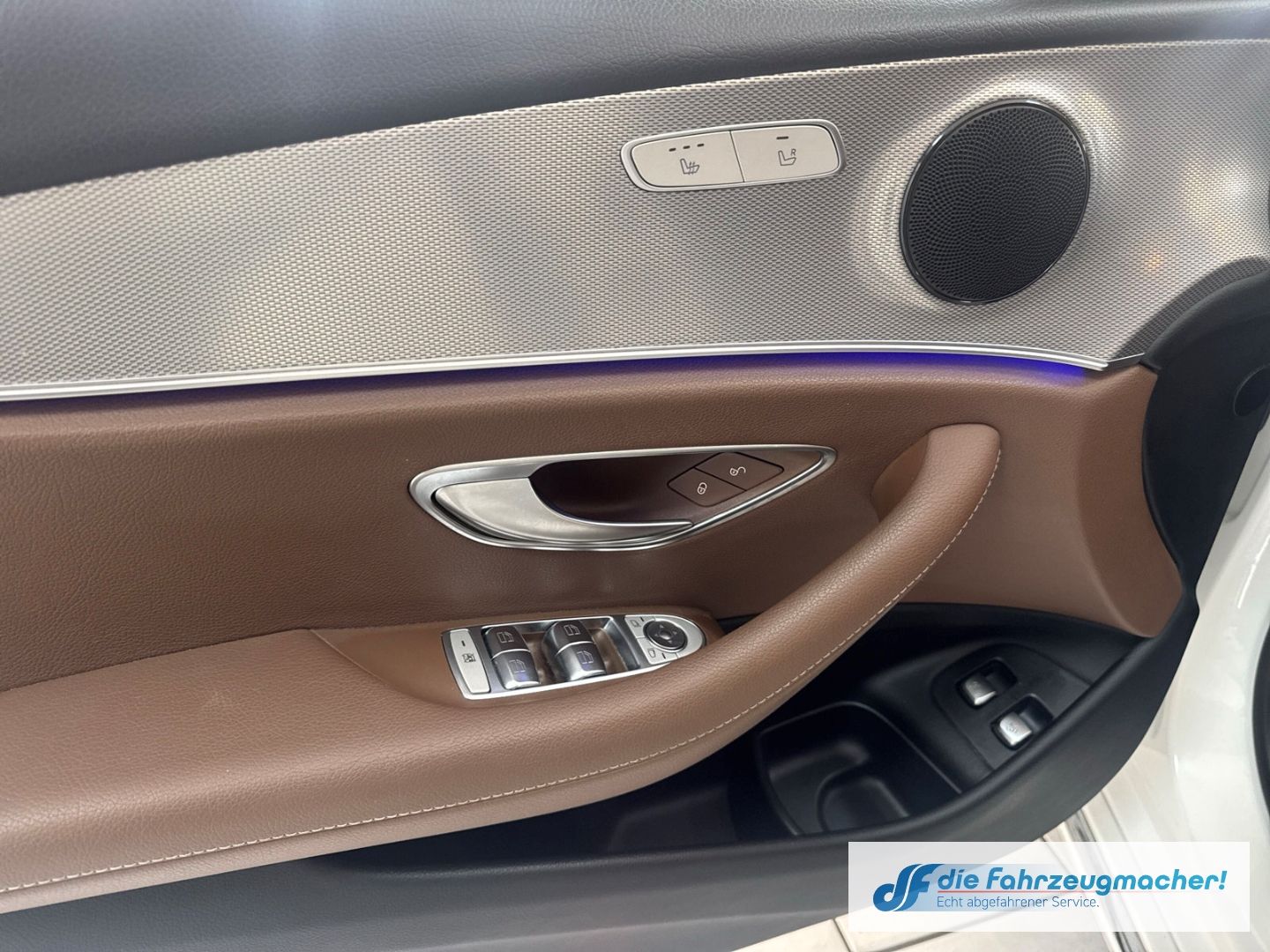Fahrzeugabbildung Mercedes-Benz E 300 T-Modell de Niveau Navi Digitales Cockpit