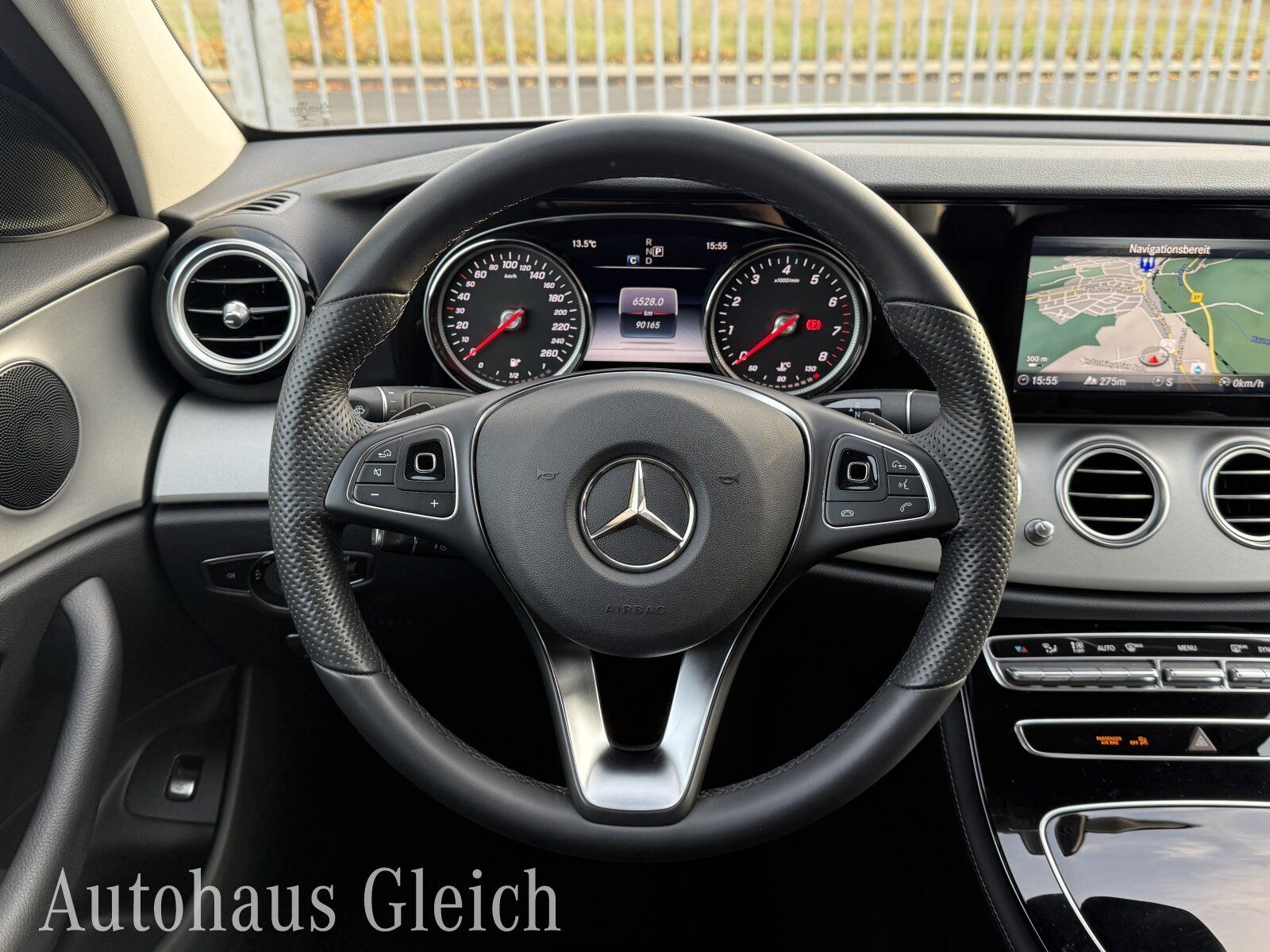 Fahrzeugabbildung Mercedes-Benz E 250 Avantgarde Navi/Autom./Klima/LED/Sitzhzg.