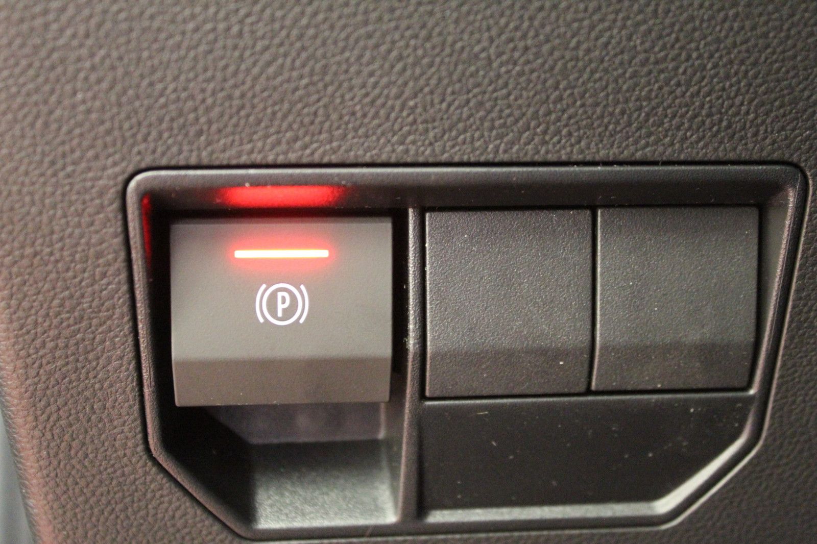 Fahrzeugabbildung Dacia Duster hybrid 155 Extreme *City-*Technik-*Winter
