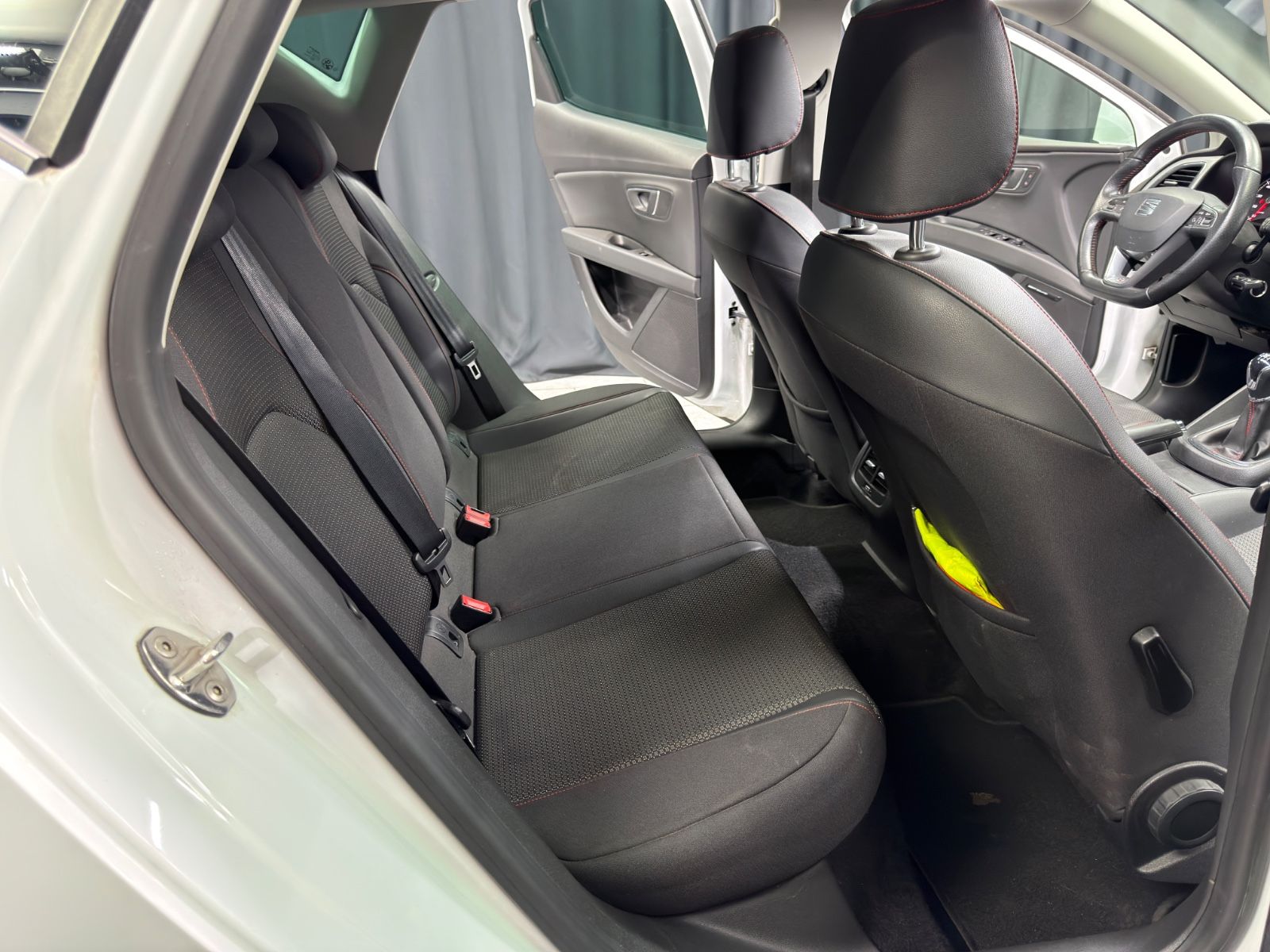 Fahrzeugabbildung SEAT Leon FR|NAVI|LED|PANORAMA|PDC|TÜV 03/28