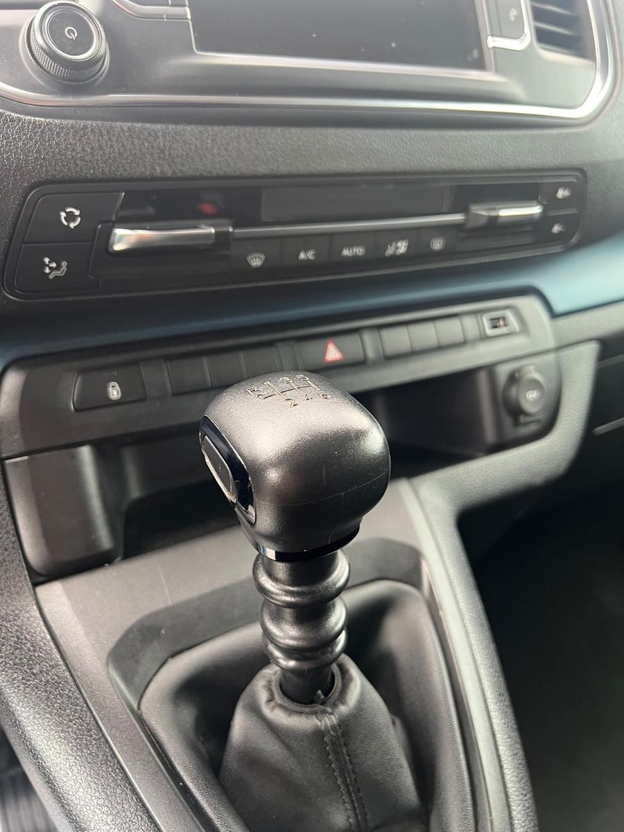 Peugeot Expert Traveller Active L2 KLIMA NAVI 8-SITZ AHK