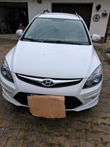 Hyundai  i30cw - Hyundai i30 aus 2012 mit Diesel-Antrieb: Kombi