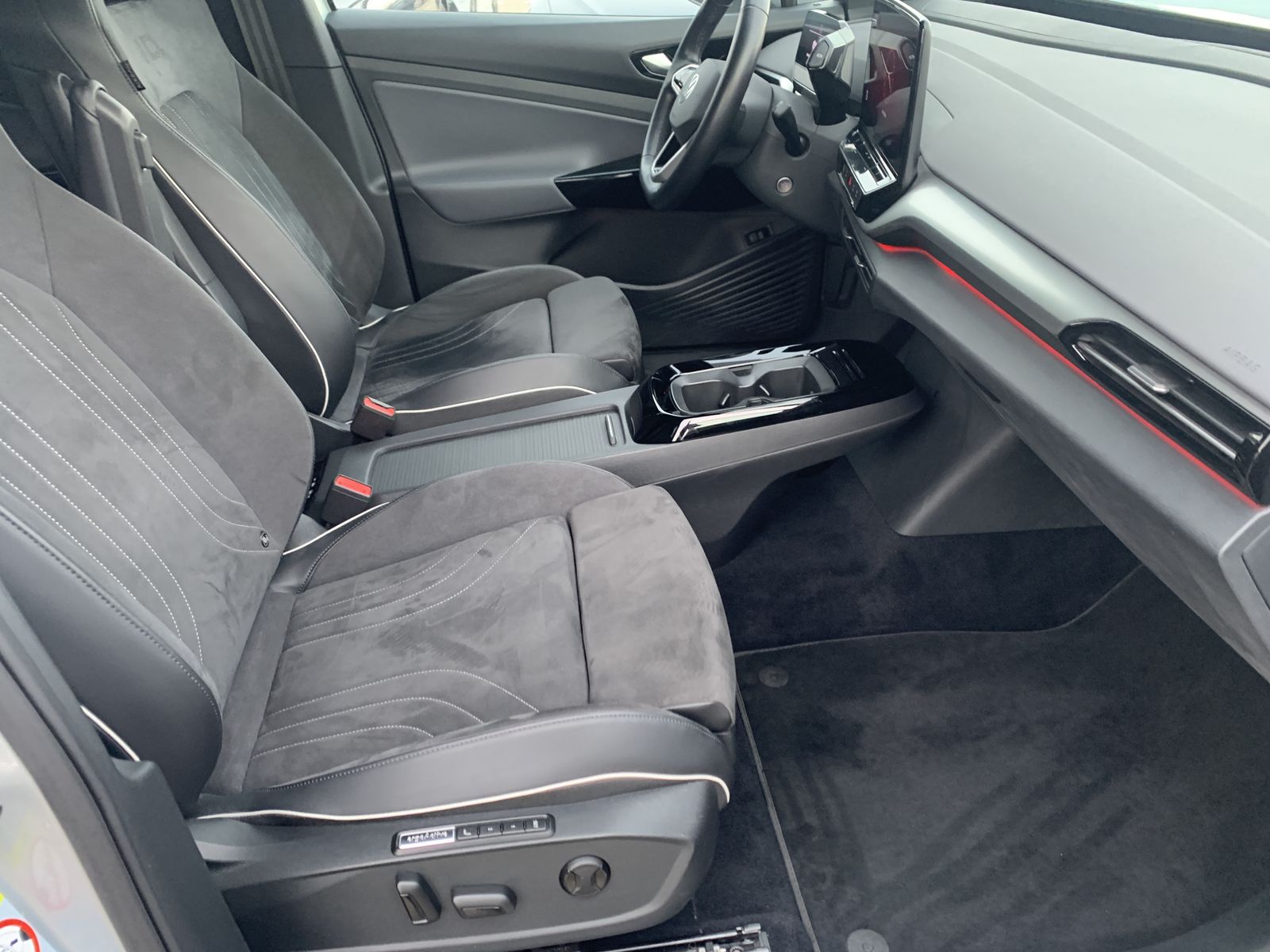 Fahrzeugabbildung Volkswagen ID.4 Pro Performance 150kW*Tech*Pano*LED-Matrix*