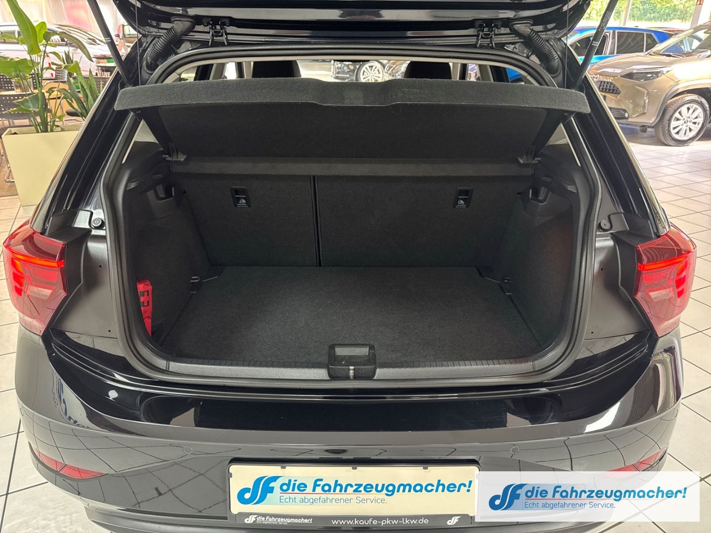 Fahrzeugabbildung Volkswagen Polo VI Life Digitales Cockpit LED Dyn. Kurvenli