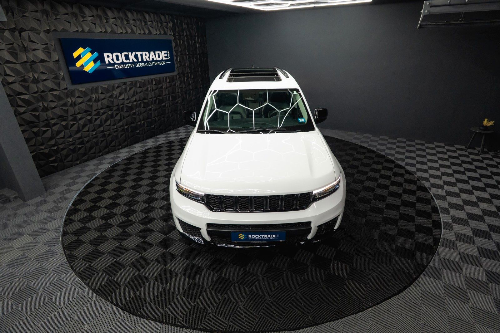 Fahrzeugabbildung Jeep Grand Cherokee 3.6 4x4 LIMITED L Night*ACC*Pano*