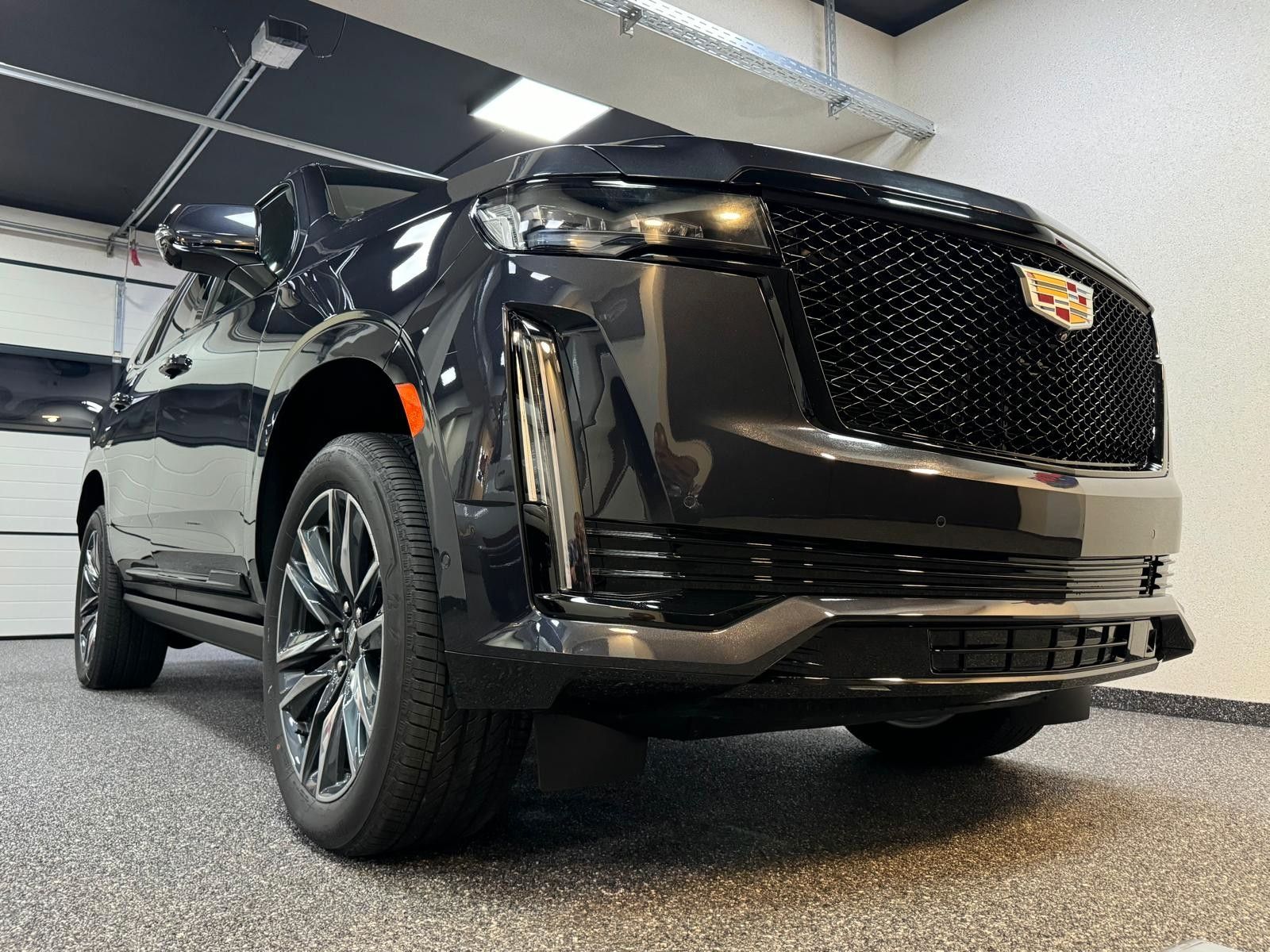 Fahrzeugabbildung Cadillac ESCALADE SPORT-PLATINUM 6.2 V8 -NIGHT VISiON 3 J