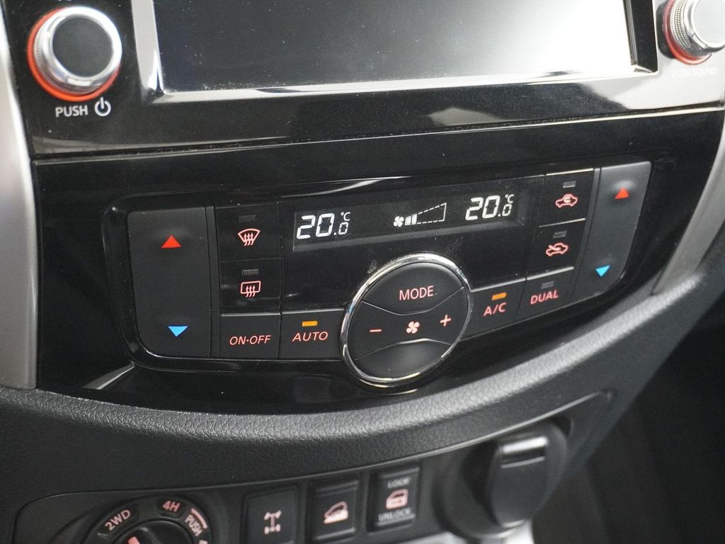Nissan Navara 2.3 dCi N-Connecta King Cab AHK | Cruise