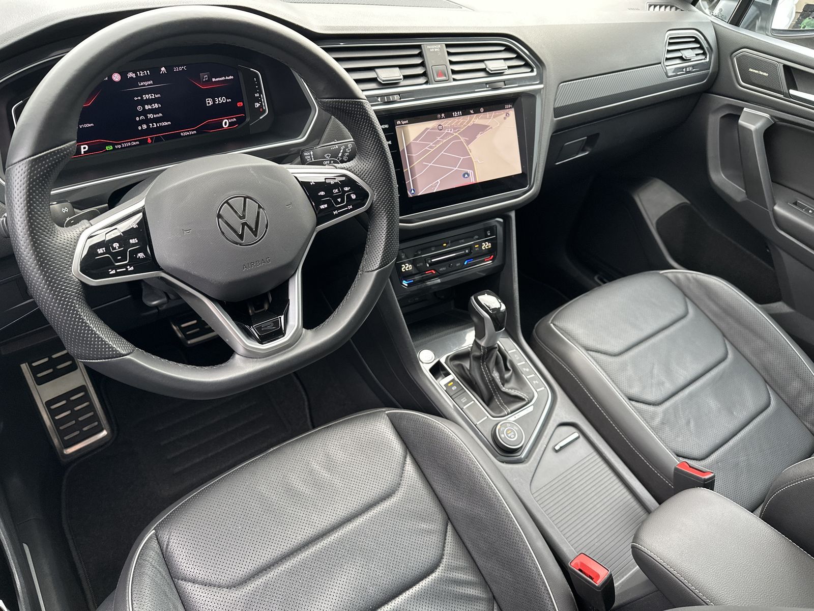 Fahrzeugabbildung Volkswagen Tiguan Allspace R-Line 4M NAV+IQLIGHT+PANORAMA
