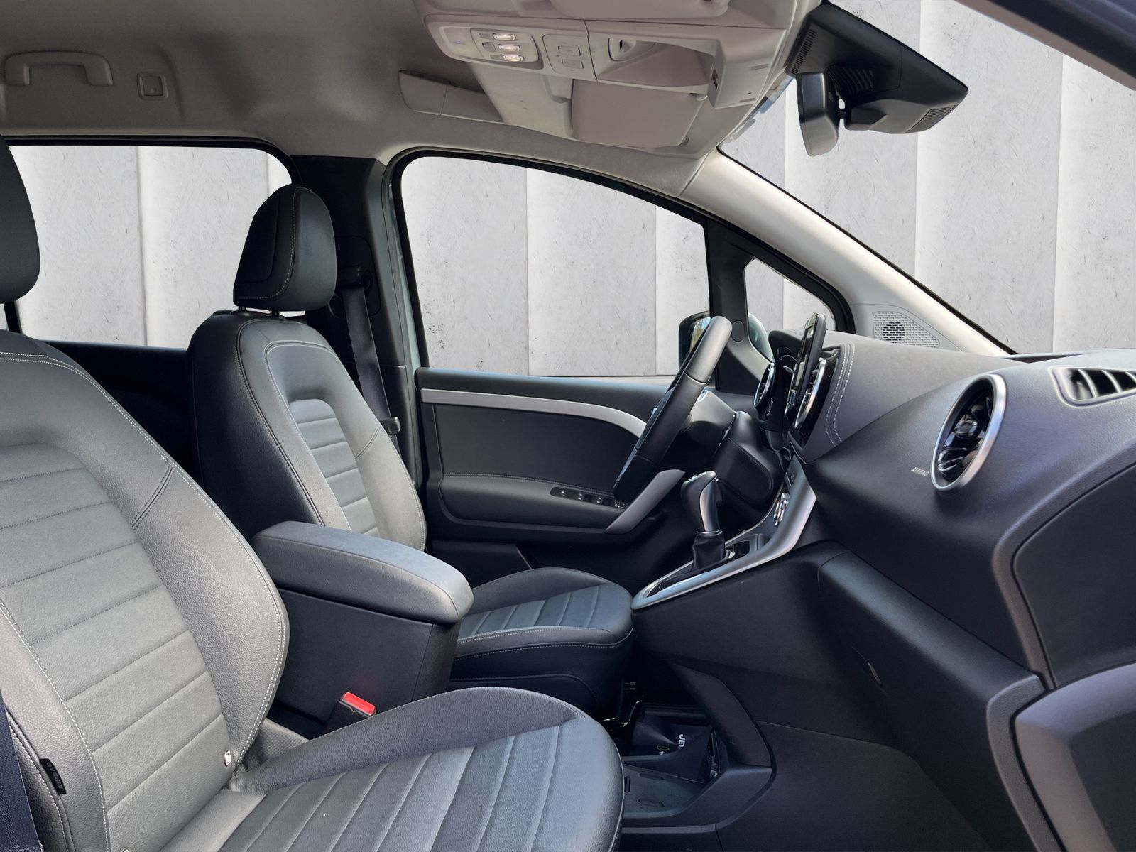 Fahrzeugabbildung Mercedes-Benz T-Klasse 180 lang*7-Sitz*LED*Navi*SHZ*Kamera*PDC