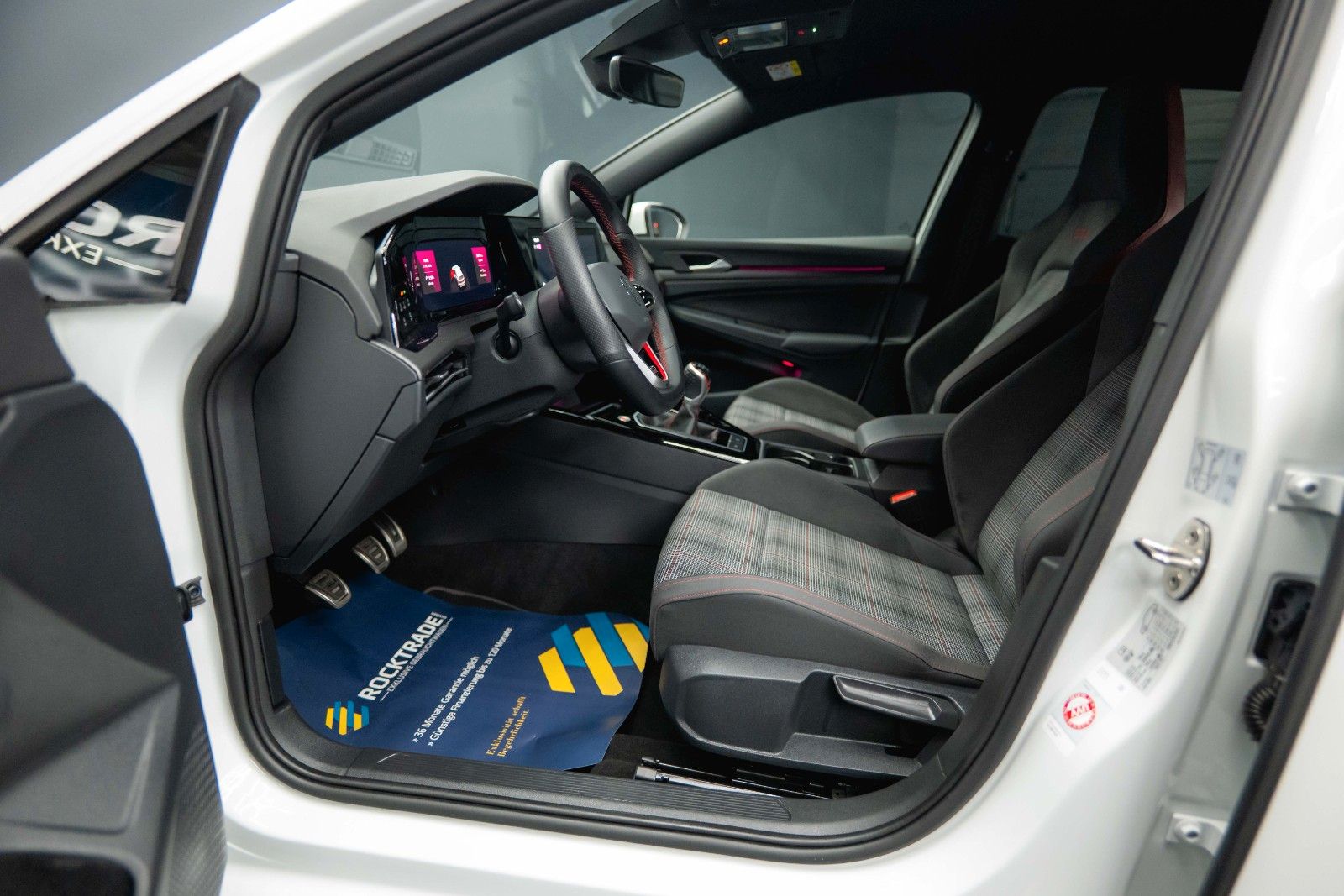 Fahrzeugabbildung Volkswagen Golf VIII Lim. GTI *LED+*Digital Tacho*1.Hand*