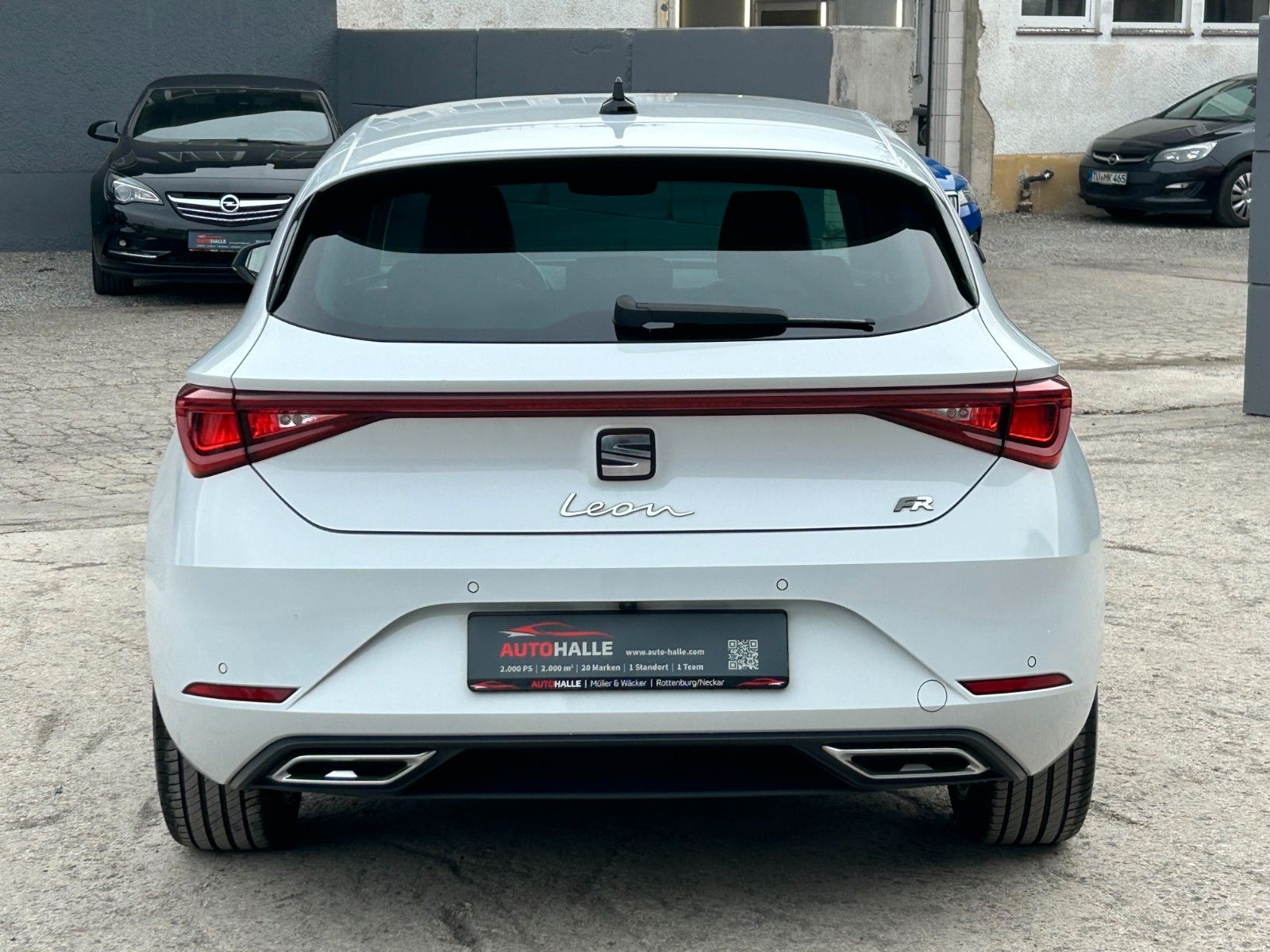 Fahrzeugabbildung SEAT Leon 1.5 TSI FR ACC LED VC SHZ LHZ Kam Ambiente