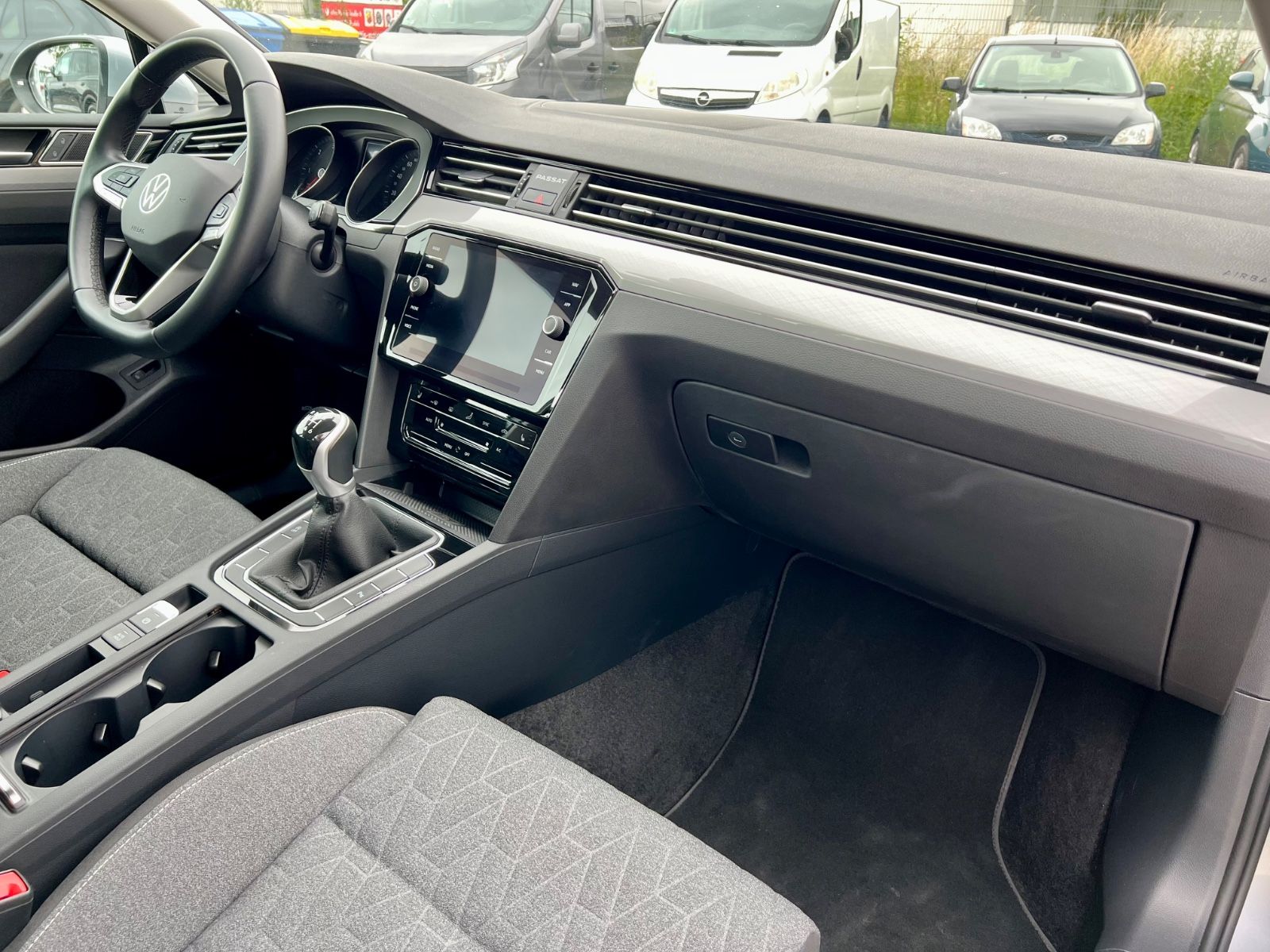 VW Passat Variant Business AAC NAVI SHZ MASSAGE