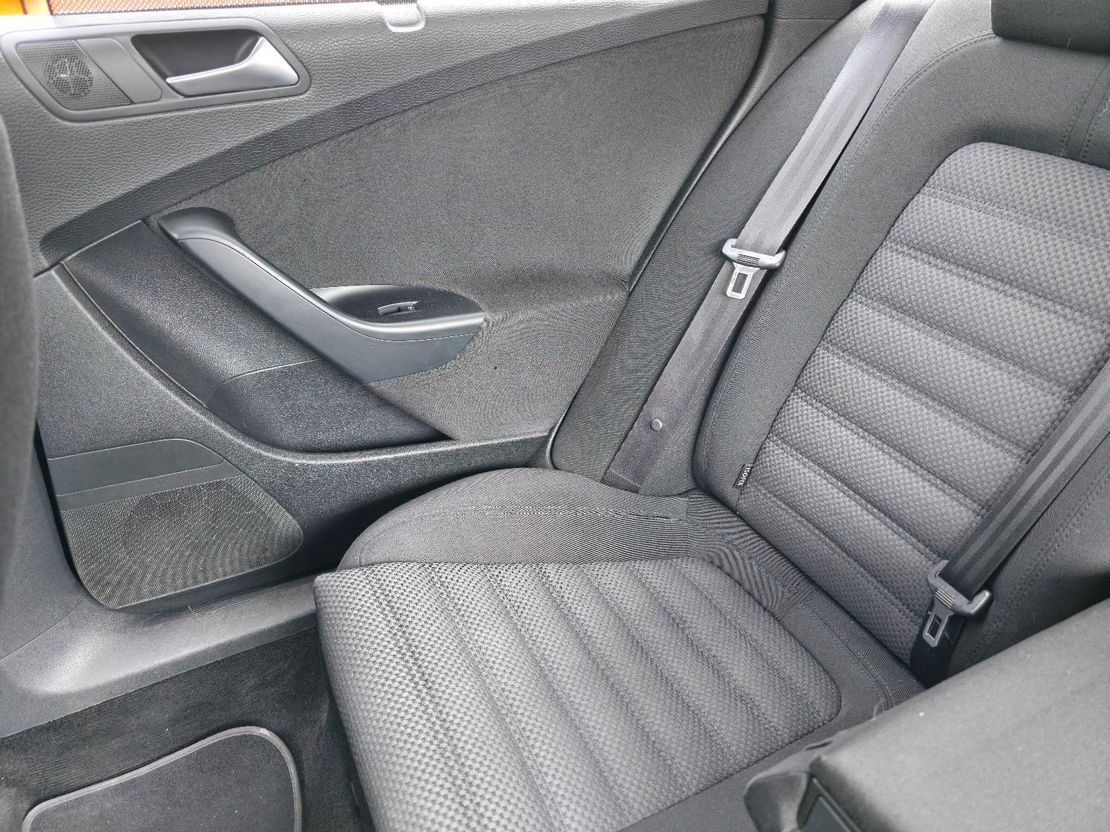 Volkswagen Passat 2010 — photo 13