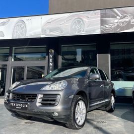 Porsche Cayenne - 2