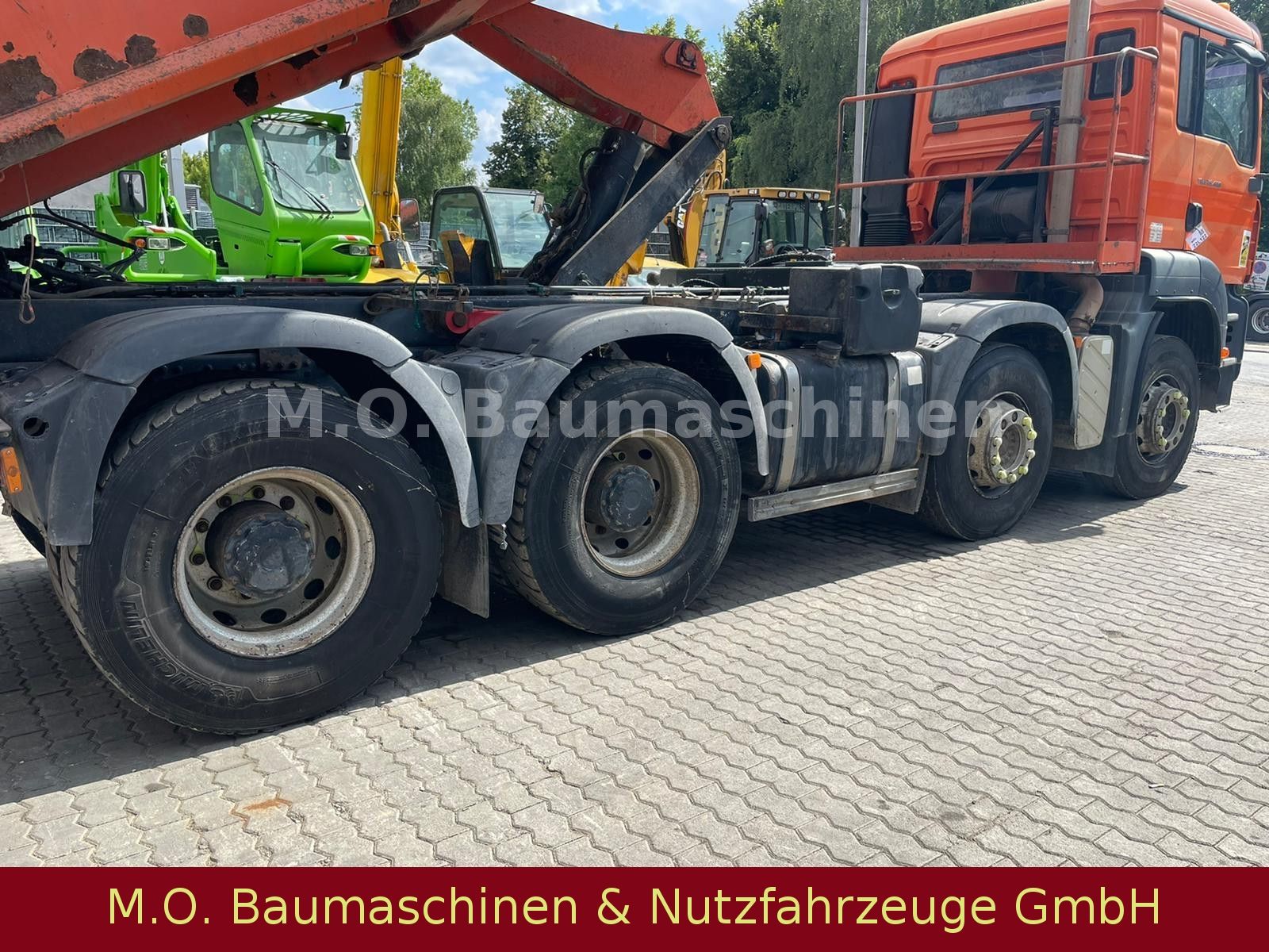 Fahrzeugabbildung MAN TGA 35.400 / AC / 8x4 / Euro 4 / 3.Seitenkipper/