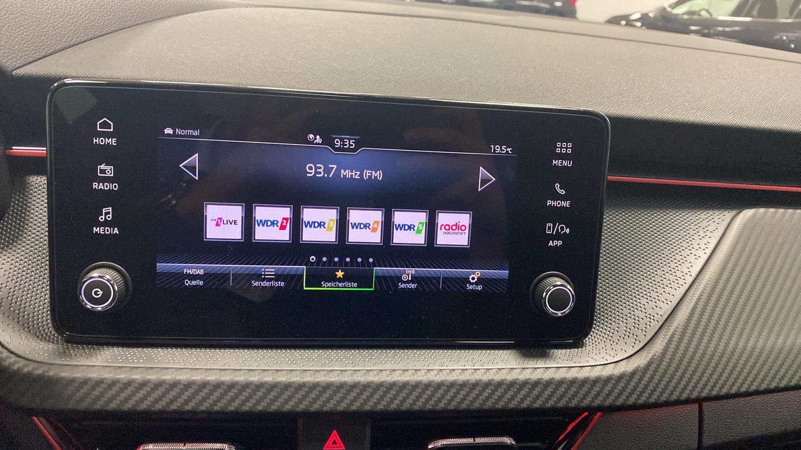 Fahrzeugabbildung SKODA Kamiq Monte Carlo 1.5TSI DSG+AHK+MATRIX+PANO+ACC