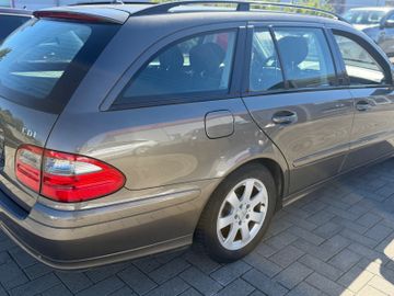 Mercedes E 220 - 6