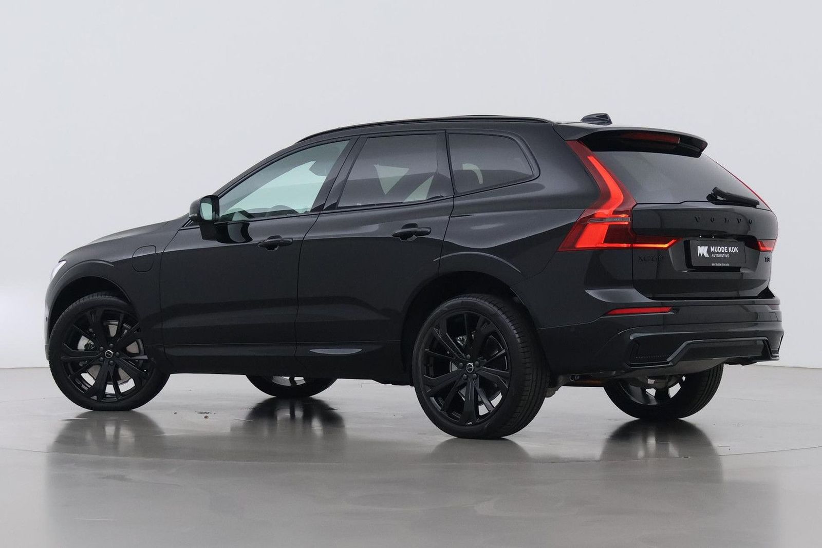 Volvo XC60 T8 Ultra Black Edition | luftfederung | Bow imagem 2
